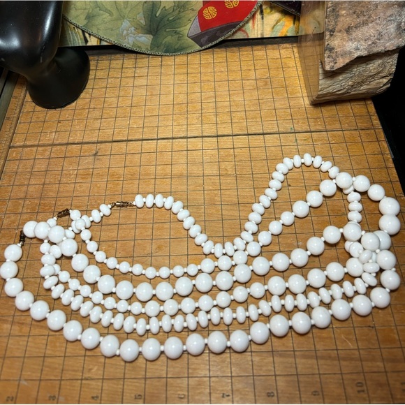 MCM White x3 Variety Shape Beads Necklaces 24”L 60s 70s Barrel Roll Clasp EVC - Picture 6 of 11
